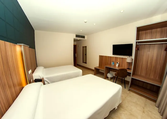 卡米诺里尔酒店 3*