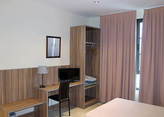 卡米诺里尔酒店 Dueñas