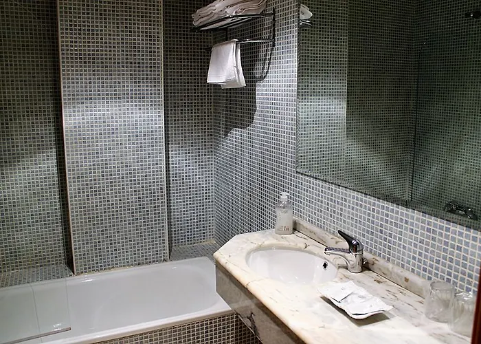 卡米诺里尔酒店 3* Dueñas