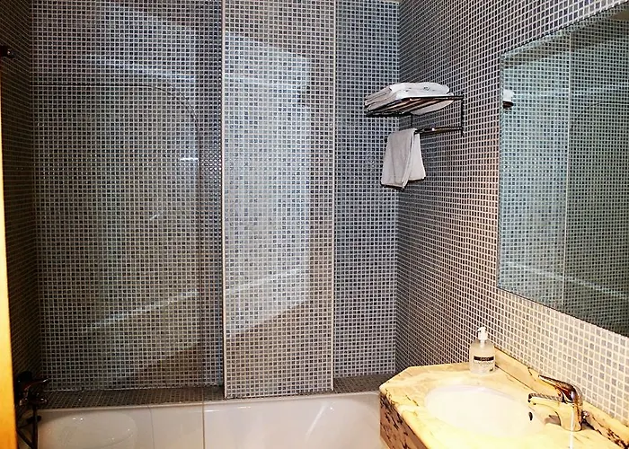 卡米诺里尔酒店 3* Dueñas