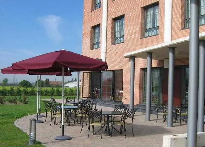 卡米诺里尔酒店 3* Dueñas